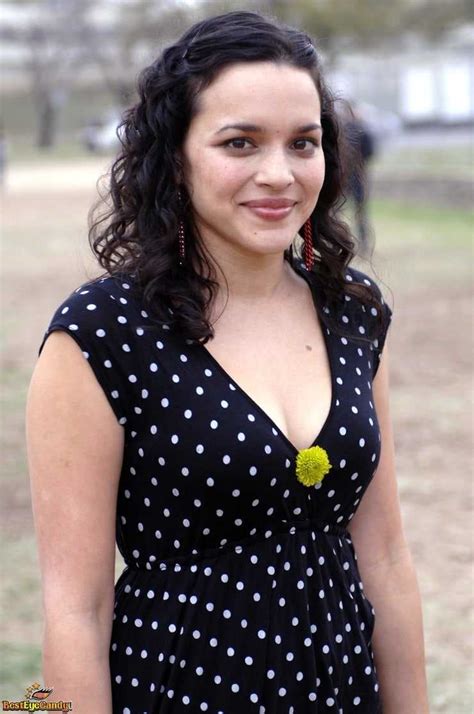 Hottest Norah Jones Bikini Pictures Are Genuinely Spellbinding And