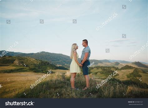 Couple Love Beautiful Natural Scenery Stock Photo 531801121 Shutterstock