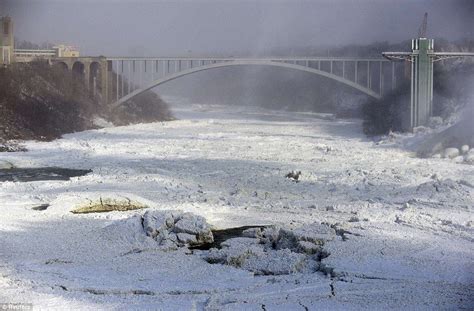 Spectacular Photographs Show The Moment Niagara Falls Froze Niagara