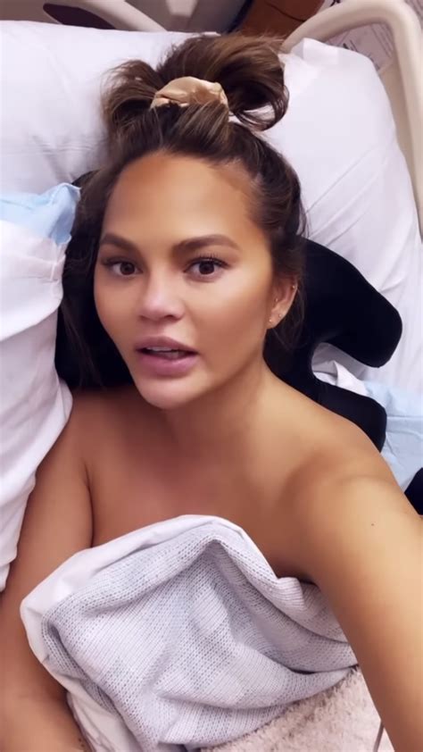 Pregnant Chrissy Teigen Reveals She Had ‘really Scary’ Morning In Hospital Goss Ie