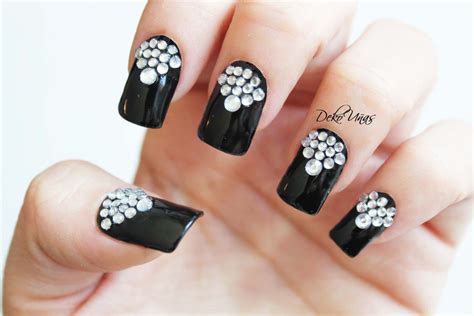 Decoraciones con negro y plateado. Ideas para decorar las uñas de Negro | Mis Uñas Decoradas