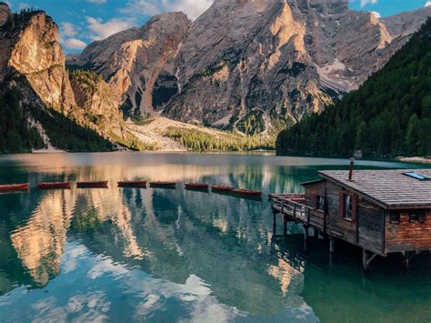 Lago Di Braies Conheça Um Dos Lagos Mais Bonitos Da Itália Viaja Que