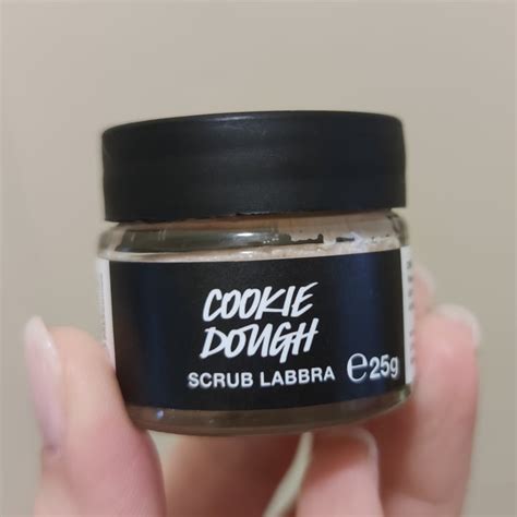 Lush Fresh Handmade Cosmetics Scrub Labbra Cookie Dough Review Abillion
