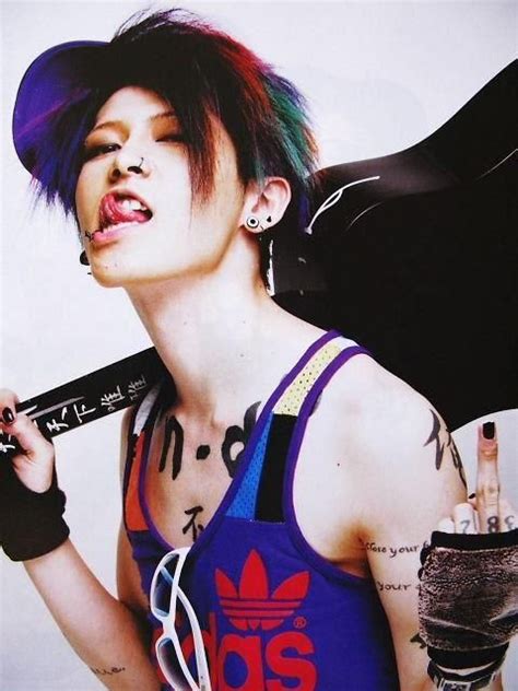 Miyavi Guitar Genius Hes A Bit Of A Freak But Thats Okay Miyavi