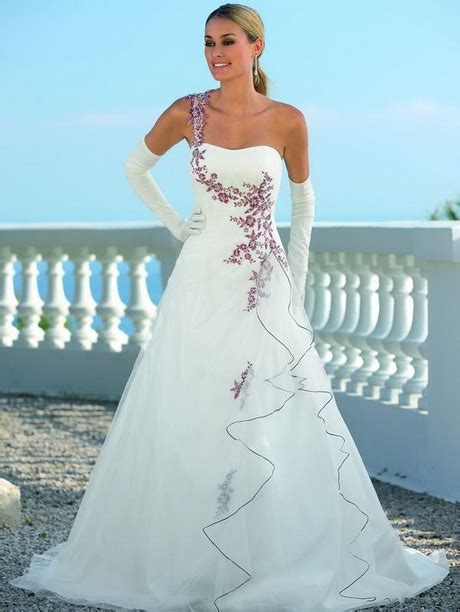 Neues hochzeitskleid, marke romantica, modell guinevere, grösse 38/40 (neupreis chf 1560) bezahlung mit twint neues hochzeitskleid farbe ivory. Hochzeitskleider farben