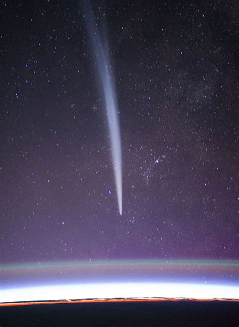 Spaceflight Now Expedition 30 Unbelievable Comet Pictures From The