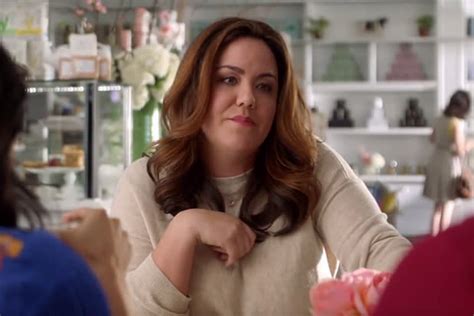 ‘american Housewife Review Katy Mixon Stars As A Woman Of A Certain Size