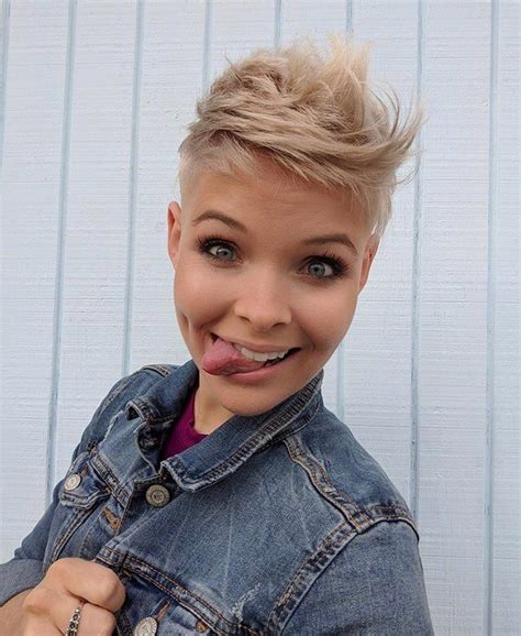 1 347 likes 6 comments buzzcutfeed ™ buzzcutfeed on instagram “platinum messy pixie cut