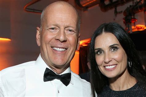 Bruce willis welcomed his fifth daughter on monday, may 5, his rep confirms to people. Quarantena tra ex: Bruce Willis e Demi Moore insieme in ...