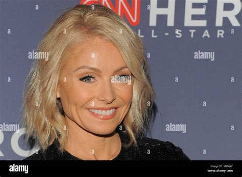 Kelly Ripa Headshot Hi Res Stock Photography And Images Alamy