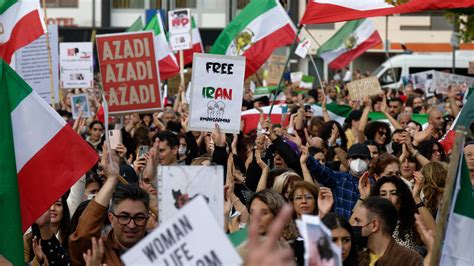 Iran Proteste In Deutschland Tausende Solidarisieren Sich Zdfheute