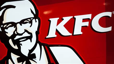 Do you have what it takes to date the most famous chicken salesman of all time? KFC at Christmas: Japan vs UK | Brandwatch
