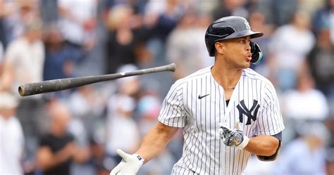 Yankees Giancarlo Stanton To Be Placed On Il After Hamstring Injury Vs