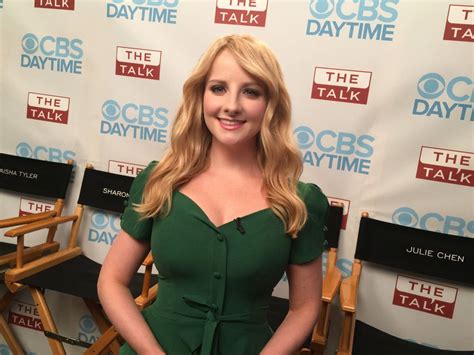Melissa Rauch Style Clothes Outfits And Fashion • Celebmafia