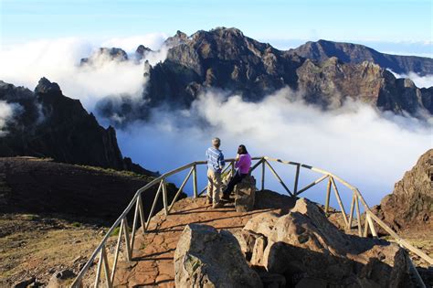 Pico has seen many upgrades to its snowmaking system over the past year, doubling it's output capacity. O Pico do Areeiro visto do céu - Somos Madeira