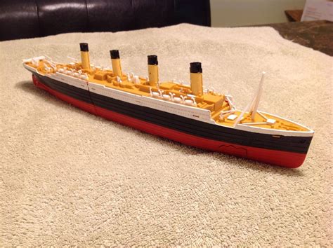 Titanic Floating Sinking Toy Ship For Pool Or Bathtub Breaks In Two