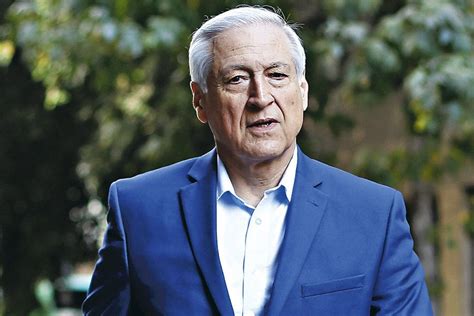 A pocas horas de que se cierre el plazo para la inscripción de candidatos a primeras presidenciales, el partido por la democracia (ppd) decidió no continuar con la carta del excanciller heraldo muñoz. Excanciller Heraldo Muñoz califica de "lamentable y ...