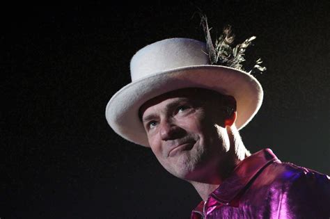 Tragically Hip Frontman Gord Downie Dead At Age 53