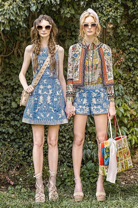 Alice Olivia New York Springsummer 2017 Ready To Wear Fashion