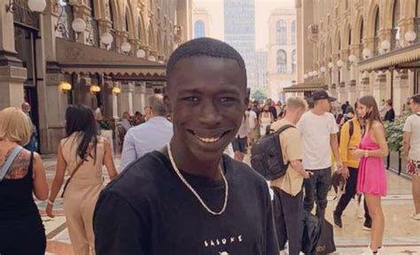 He is a content creator and basically known for his funny comedy skits, diy reaction. Khaby Lame | 60 milioni di followers | rivela chi è la sua ...