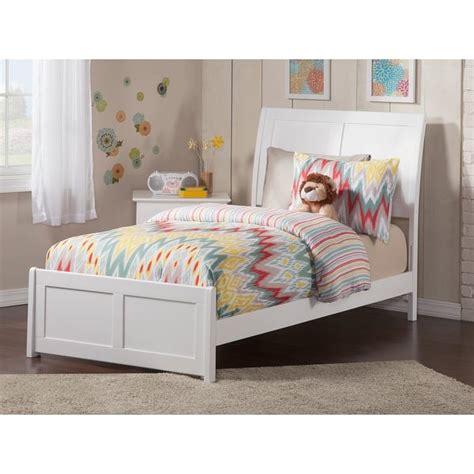 Portland Twin Xl Traditional Bed With Matching Foot Board In White