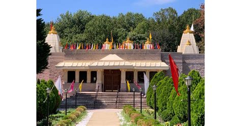 Are you wondering food places near me now? Shri Mangal Mandir Temple Hosting Free Food Distribution ...