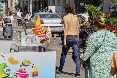 Photos Vague de chaleur se promener torse nu dans les rues de Nancy c est légal