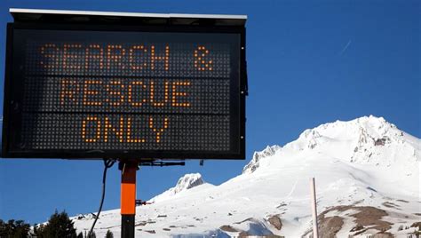 Climber Killed In Fall Others Stranded On Mount Hood Oregon World