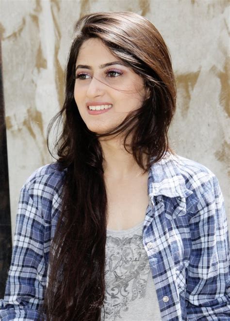 Pakistani Actresses Biography Hot Pictures Sajal Ali