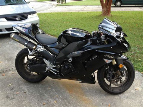 The only thing that i plan on doing is change the stock exhaust to a yoshi or akra. 2006 Kawasaki Ninja Zx -10R Sportbike for sale on 2040-motos