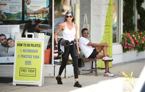 RHOBH Lisa Rinna Shows Off Her Toned Figure After Exiting Yoga Class