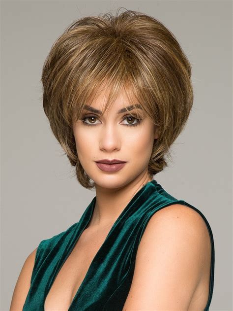 Fashion Layered Cut Short Women Synthetic Wig With Side Bang Chin