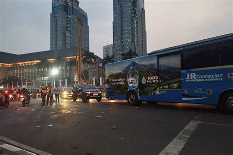 Jalan Mh Thamrin Dan Abdul Muis Kembali Dibuka Usai Demo Buruh Lalu