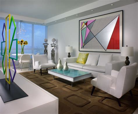 20 Stunning Living Rooms With Artwork