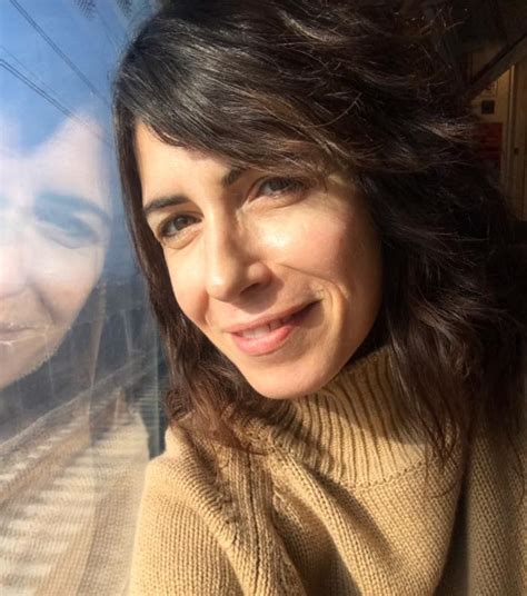 Giorgia todrani), відома як giorgia (26 квітня 1971) — італійська співачка, автор пісень, музикант, продюсер і радіоведуча, відома своїм душевним голосом, який спирається на широкий вокальний діапазон і великі вокальні здібності. Chi è Giorgia