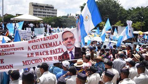 Guatemala Miles Piden La Renuncia Del Presidente Por Atacar A La Cicig Fotos Mundo El