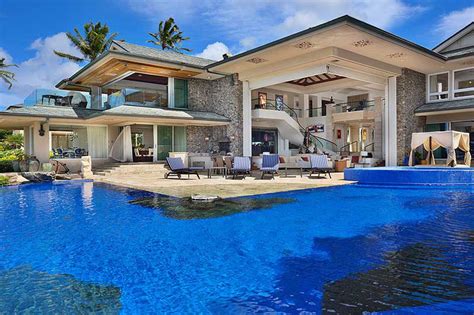 Luxury Beachfront Estate In Maui