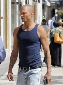 Jeremy Meeks Shops In La After Being Deported From The Uk Daily Mail