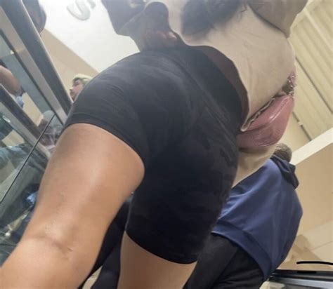 Very Fit Slut With The Perfect Shape Escalator Spandex Leggings Yoga Pants Forum