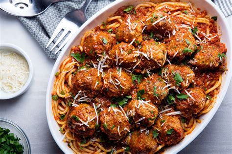 Is that what a normal serving of spaghetti and meatballs looks like? Our Favorite Spaghetti and Meatballs recipe | Epicurious.com