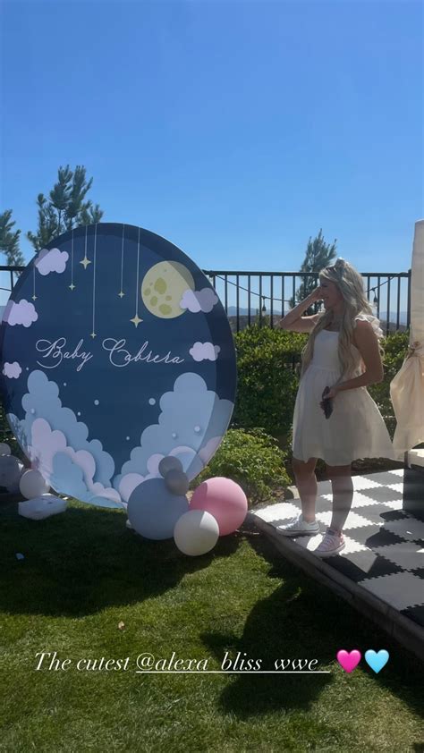 🎀 𝒟 J 💖 🎀 On Twitter Rt Fanintyre New Pic Of Alexa Bliss From Her Gender Reveal Party