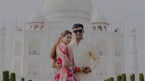 Payal Rohatgi And Sangram Singh Visit Taj Mahal After Their Marriage Pics