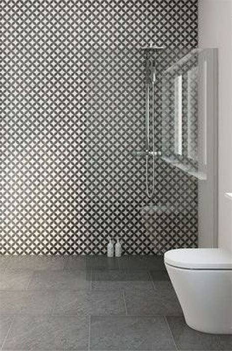 Fantastic Black Floor Tiles Design Ideas For Modern Bathroom 23 Decorkeun