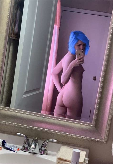 Billie Eilish Legs Spread Nude Free Porn