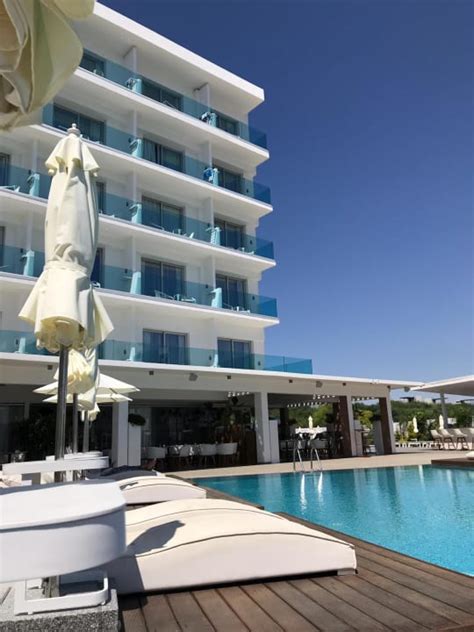 außenansicht the blue ivy hotel and suites protaras holidaycheck südzypern zypern