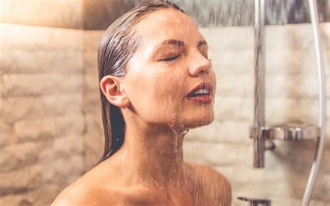 Experts Reveal Why You Shouldnt Be Showering In The Morning Habits