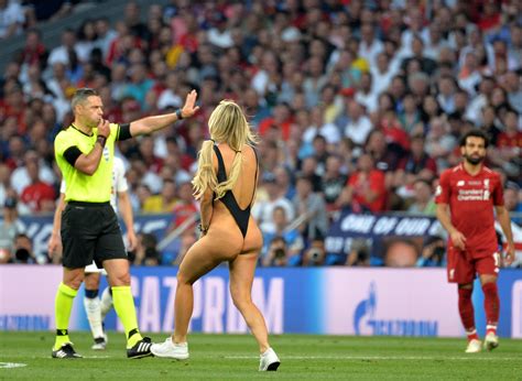 Las Fotos Más Salvajes De Kinsey Wolanski La Rubia Que Invadió La Cancha En La Final De