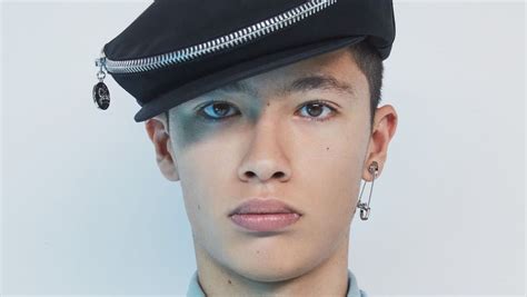 The big x on instagram stories skips you forward instead of closing the first couple times you press it and i will not be convinced otherwise. Peter Phillips On The Beauty Look At The Men's Fall ...