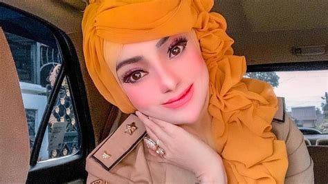Pns Hijaber Viral Gara Gara Dandan Seperti Barbie Banjir Kritikan