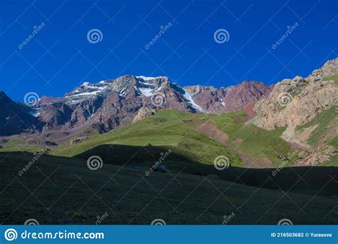 Green Mountain Valley Stock Photo Image Of Nature Outdoor 216503682